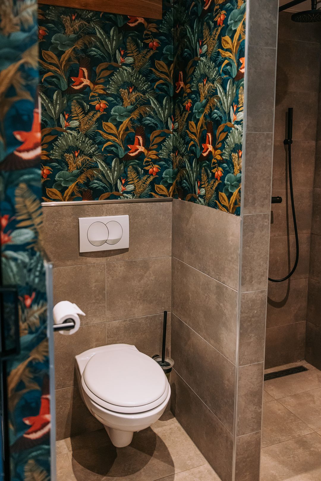 Luxury Boutique B&B with Renovation Farmhouse and Wellness Garden — 22