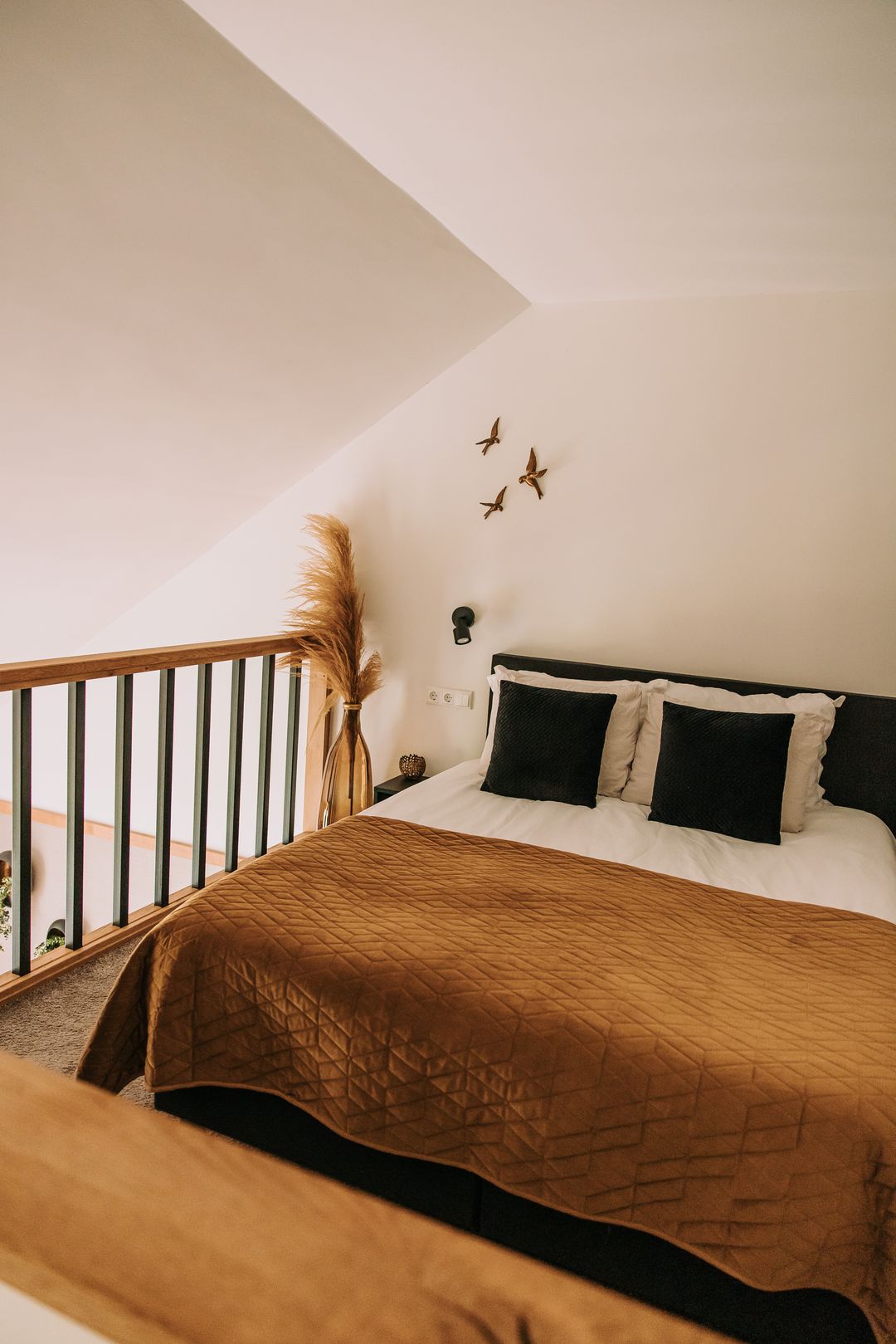 Luxury Boutique B&B with Renovation Farmhouse and Wellness Garden — 26