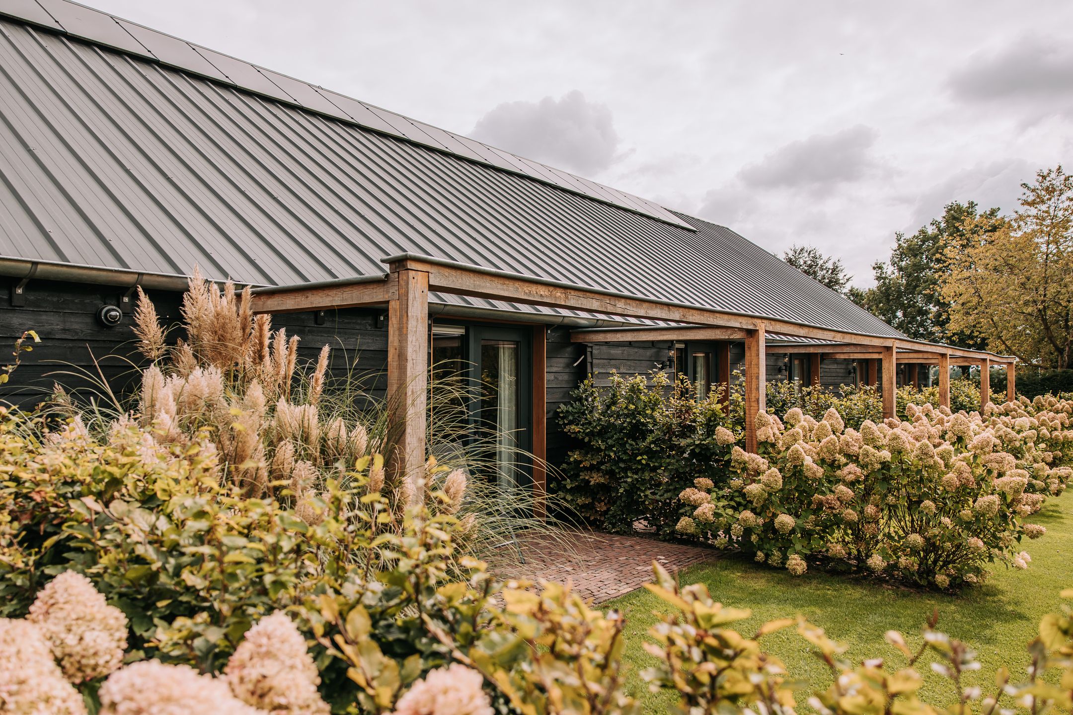 Luxury Boutique B&B with Renovation Farmhouse and Wellness Garden — 39