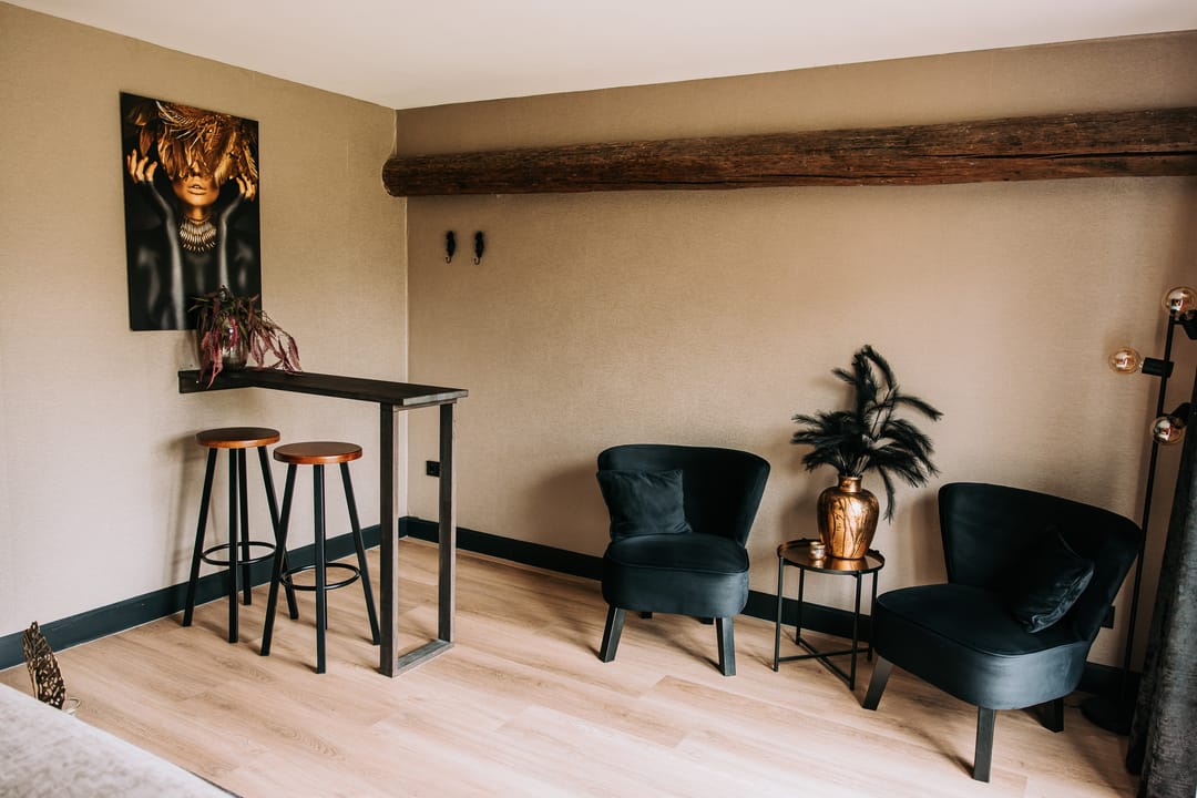 Luxury Boutique B&B with Renovation Farmhouse and Wellness Garden — 37