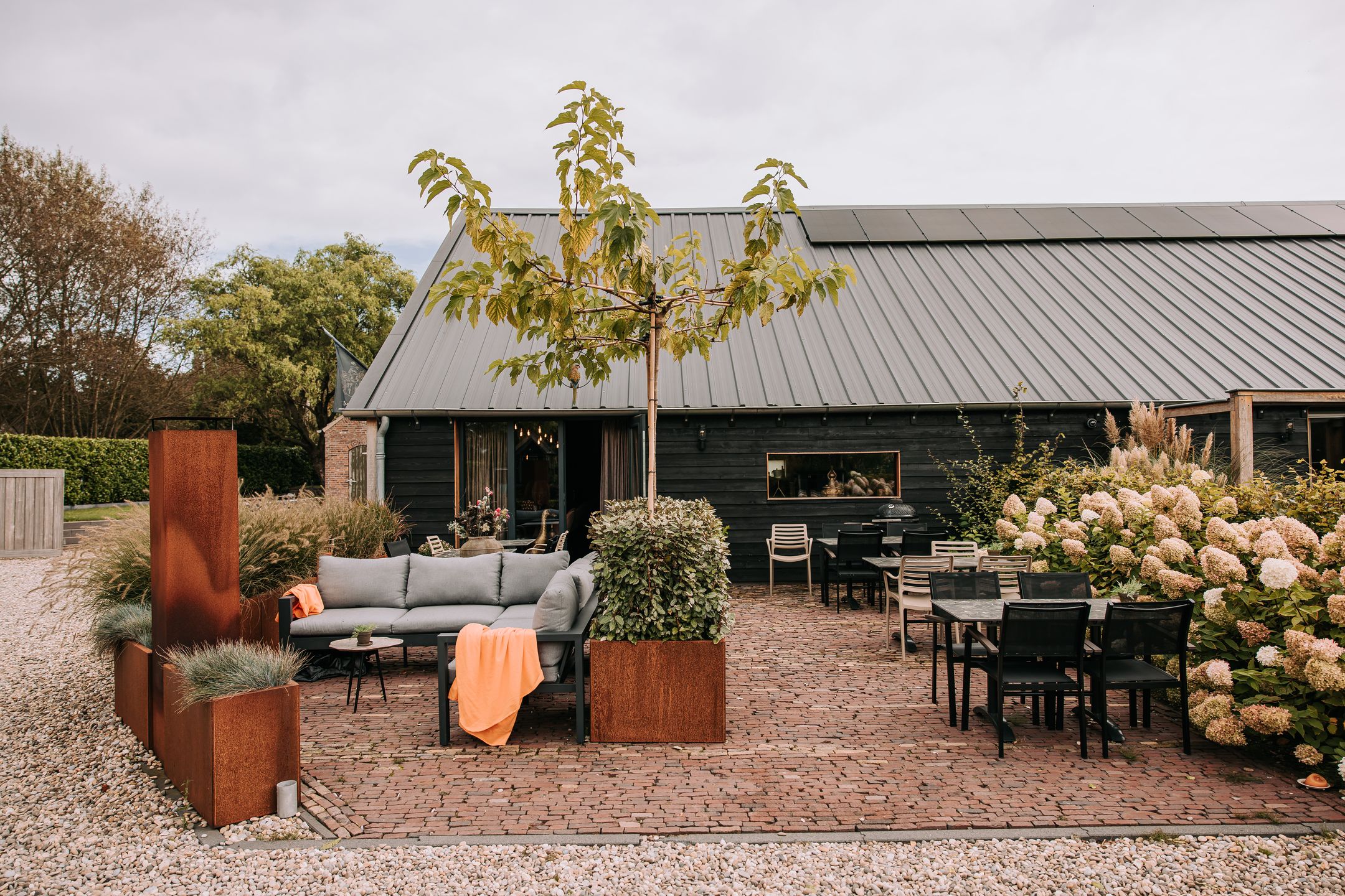 Luxury Boutique B&B with Renovation Farmhouse and Wellness Garden — 54