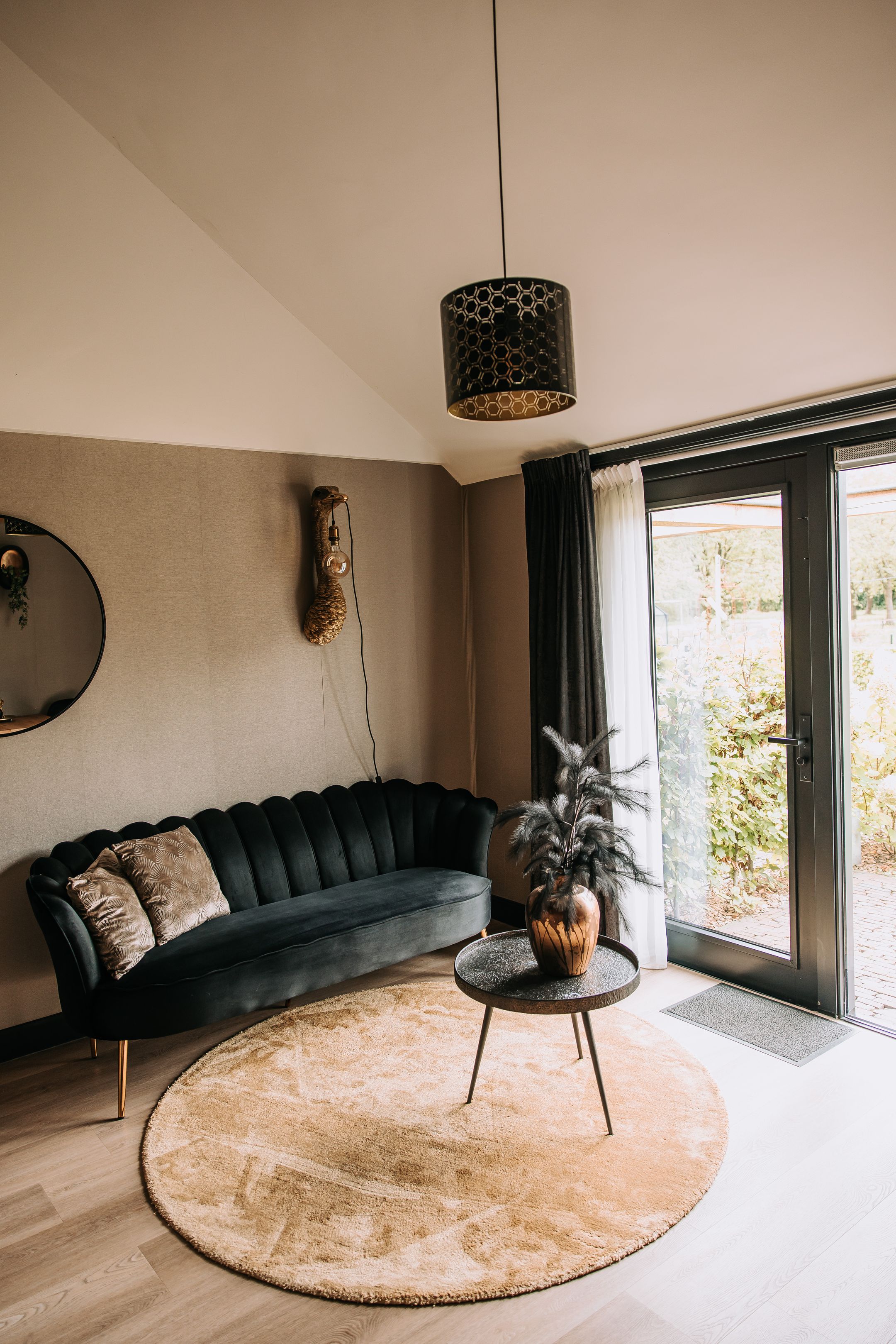 Luxury Boutique B&B with Renovation Farmhouse and Wellness Garden — 24
