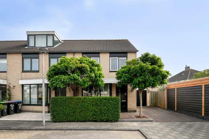 Carrie van Bruggenstraat 19