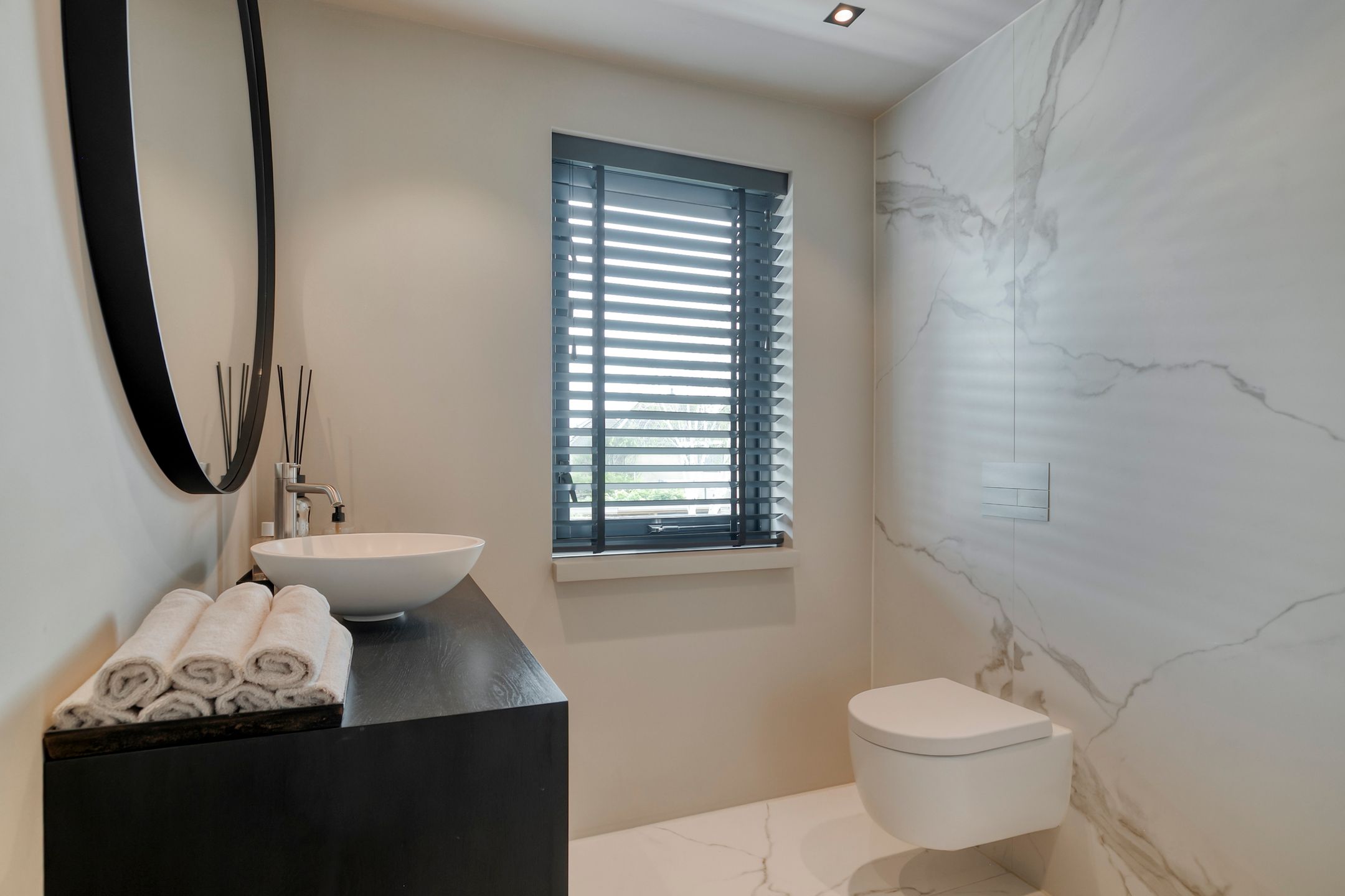 Hoekwoning met garage en luxe afwerking in Maaswijk — 21