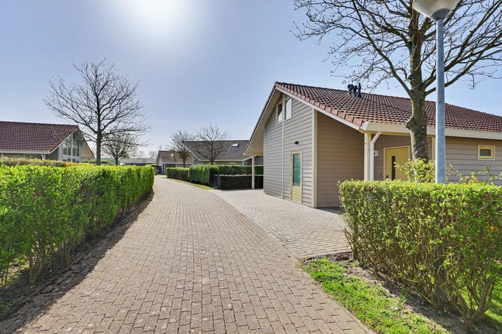 Photo 3 of Veerse Meerdreef 46