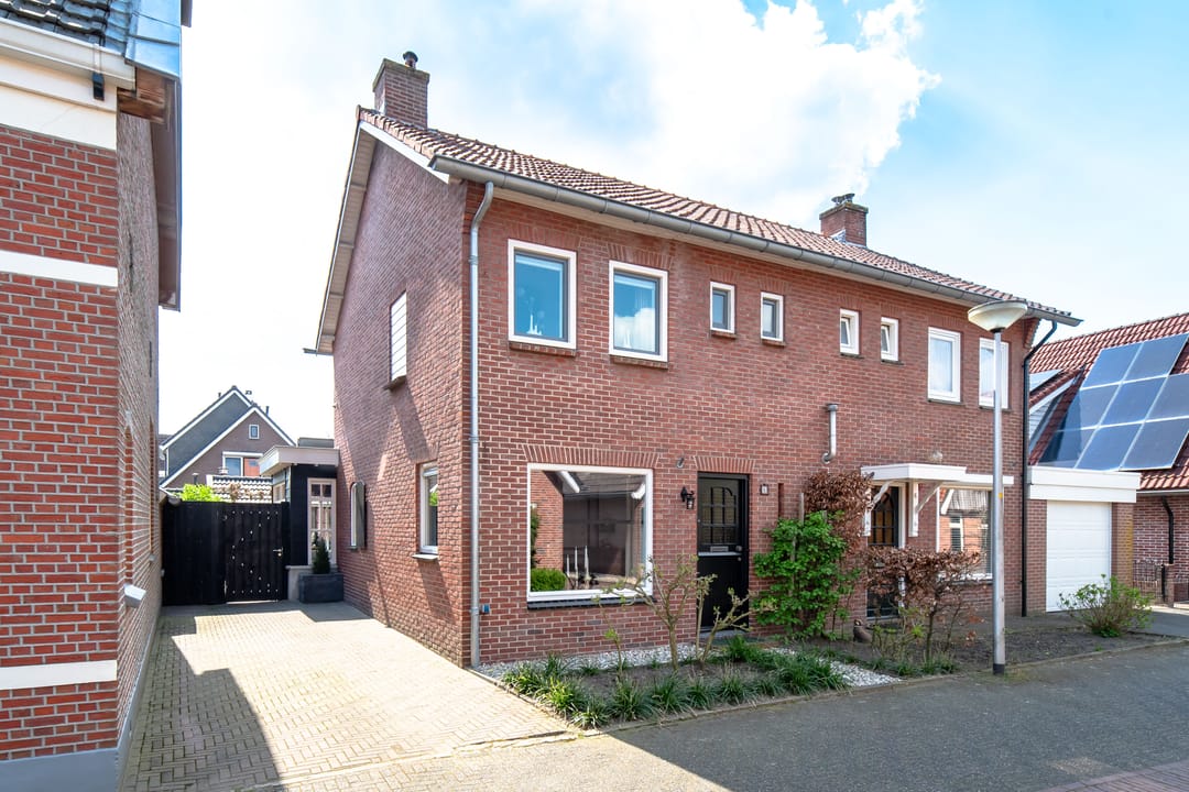 Foto 1 van Hangerad 8