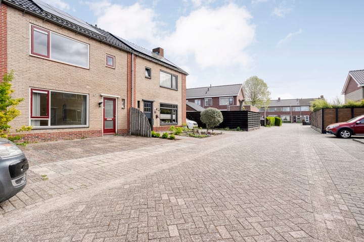 Photo 2 of Dumbarstraat 61