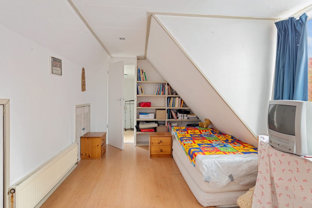 Foto 31 van JH van Aismawei 16