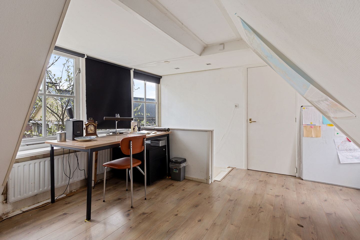 Foto 34 van JH van Aismawei 16