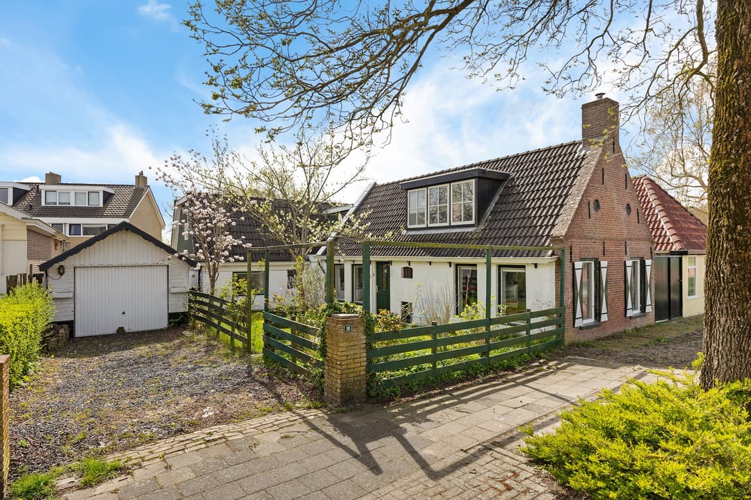 Foto 1 van JH van Aismawei 16