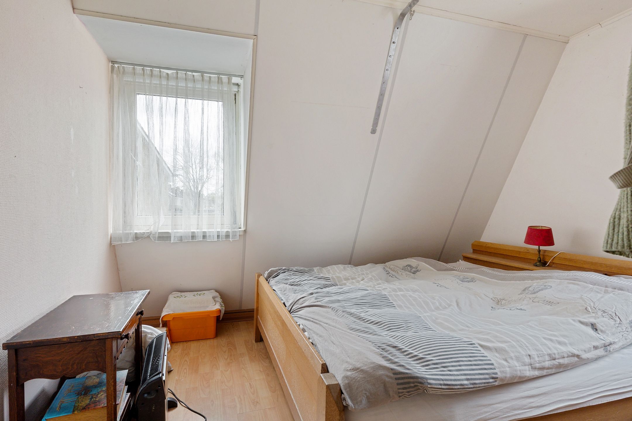 Foto 30 van JH van Aismawei 16