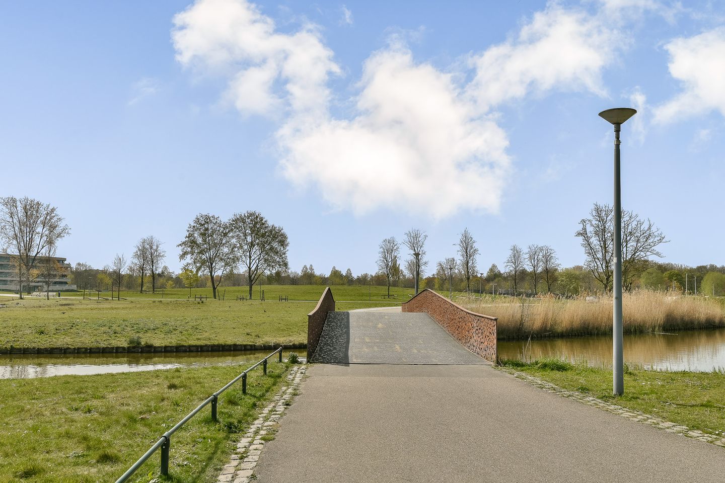 Foto 40 van Van der Duijn van Maasdamweg 512