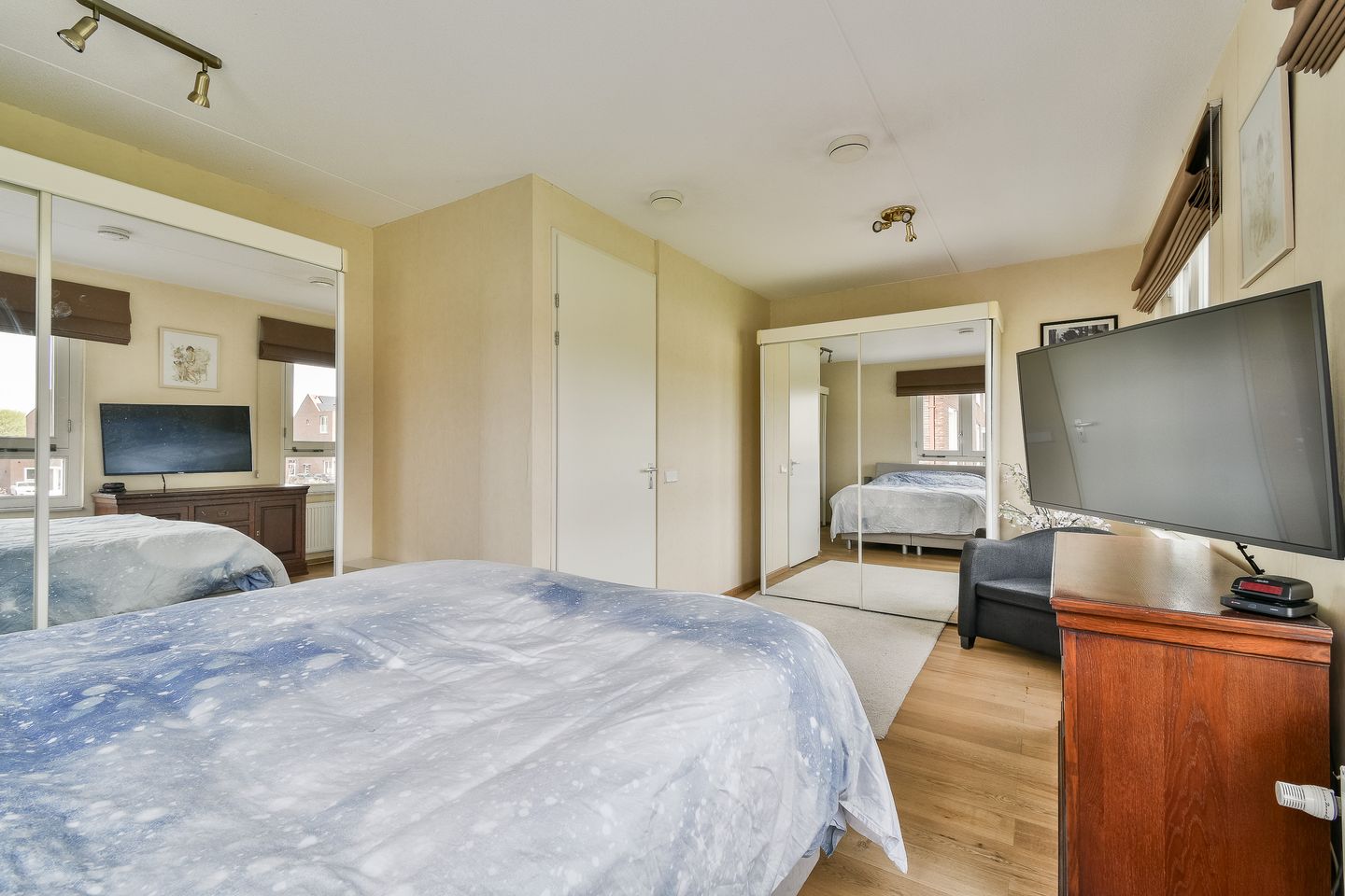 Foto 20 van Van der Duijn van Maasdamweg 512