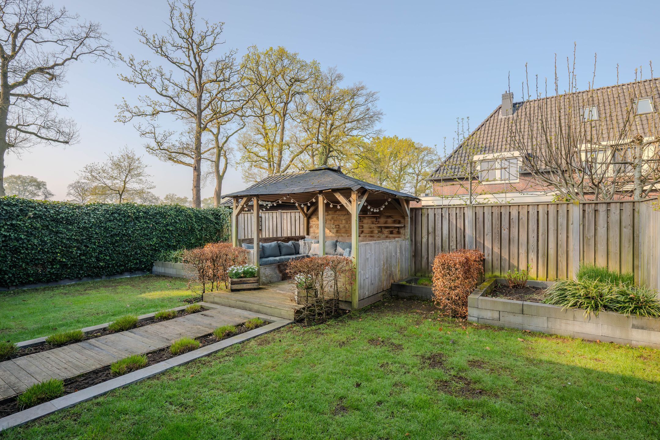 Photo 54 of Turfaak 20