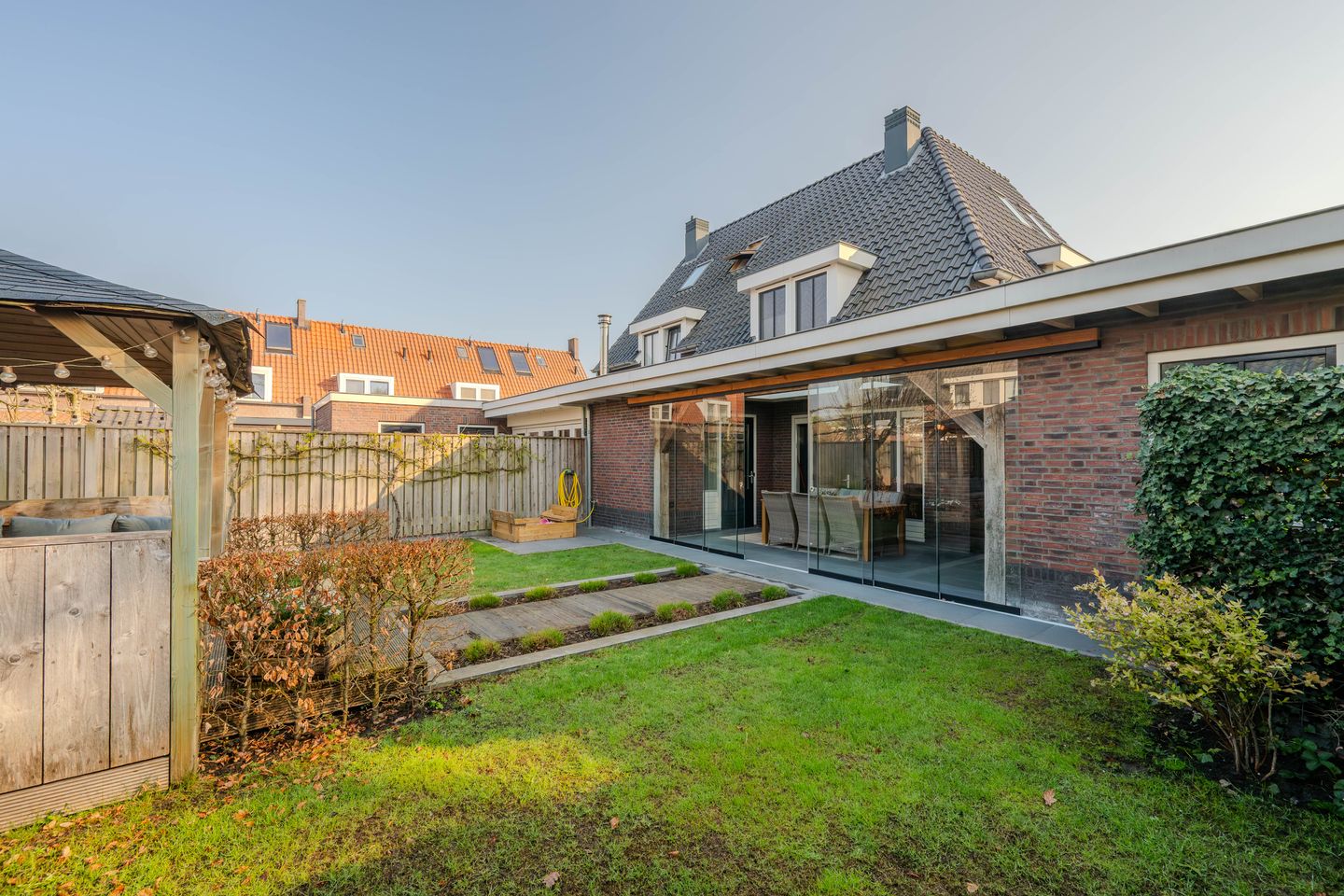 Photo 59 of Turfaak 20