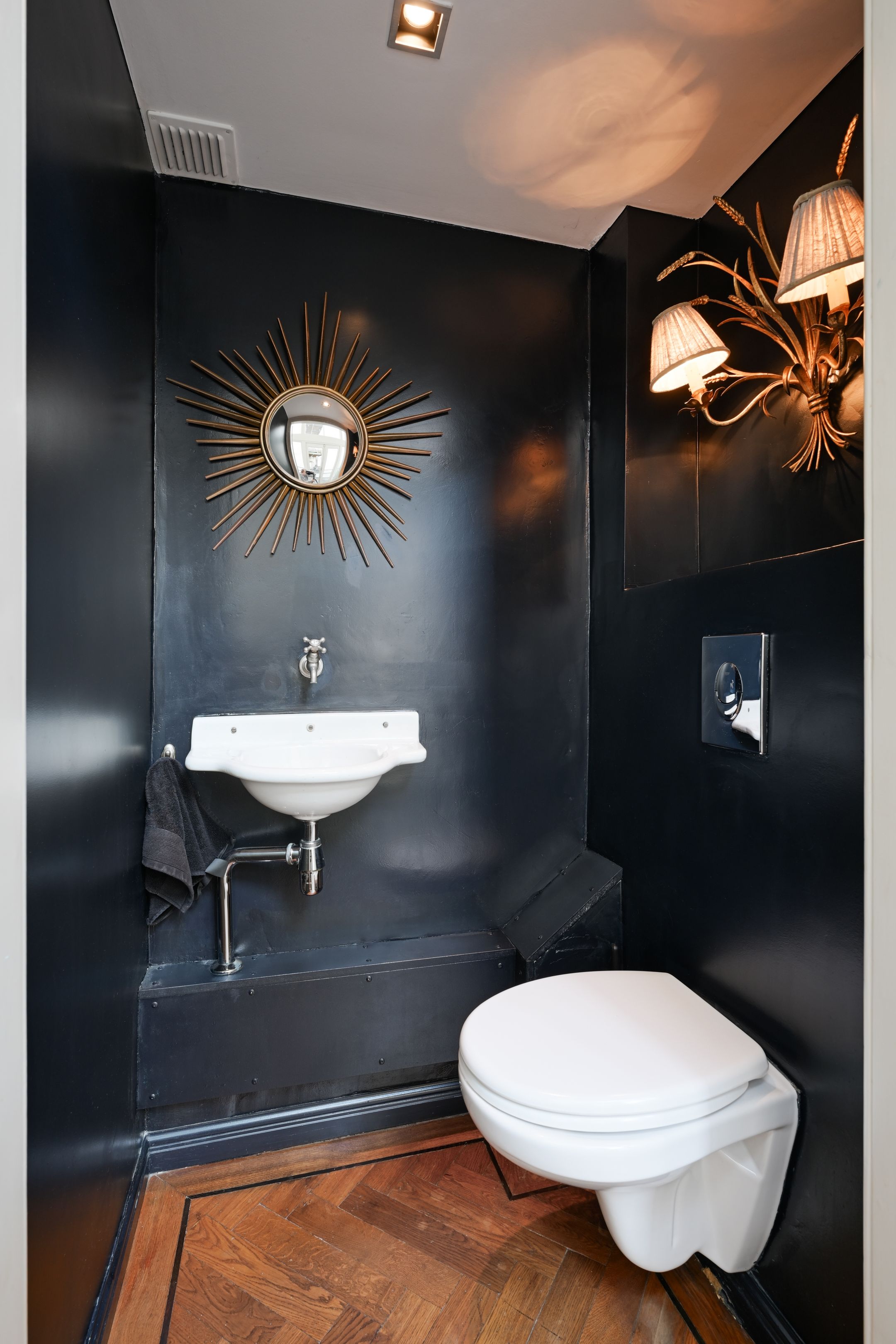 Photo 30 of Oudezijds Voorburgwal 145-A