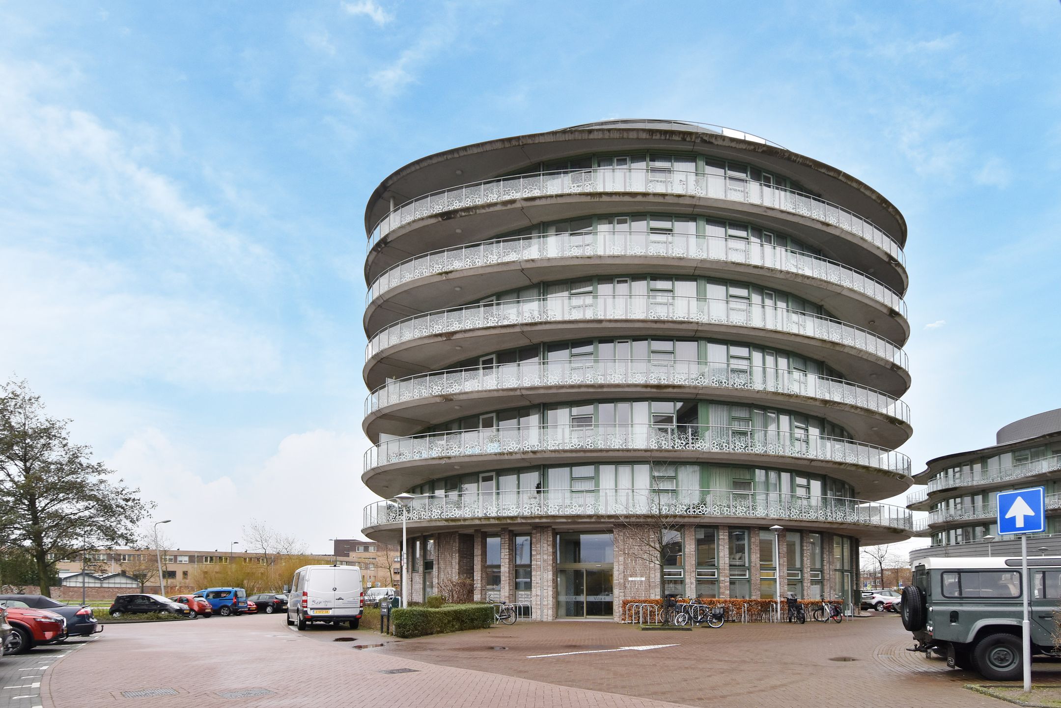 Spacious 3-Room Apartment with Large Sunny Balcony and Panoramic Views — 35