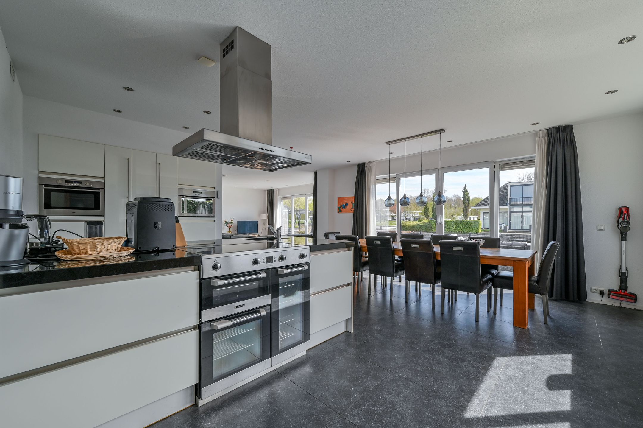 4-bedroom freehold villa in Zeewolde — photo 5 of 5