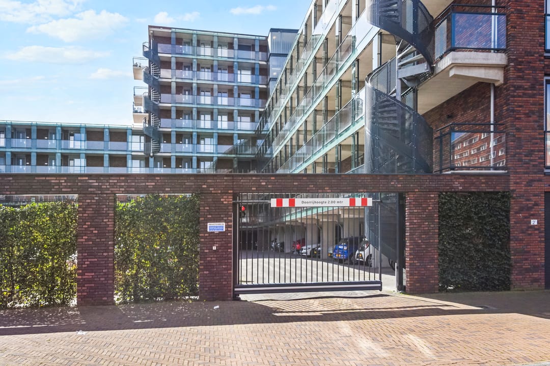 Foto 38 van Vrouw Avenweg 16-A