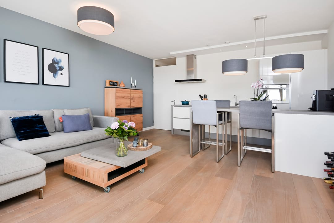 Foto 13 van Vrouw Avenweg 16-A