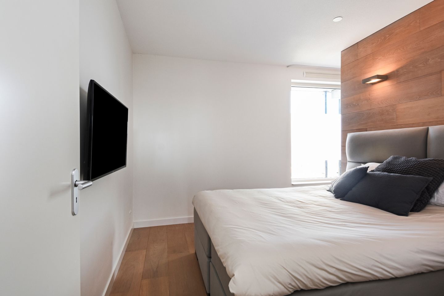 Foto 19 van Vrouw Avenweg 16-A