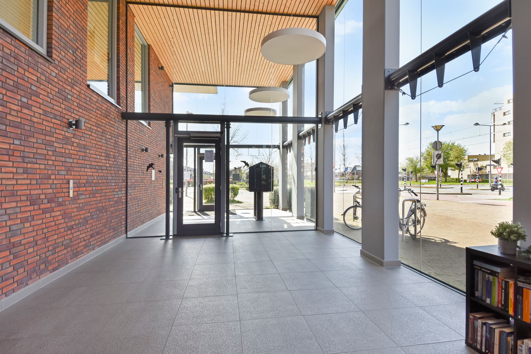 Foto 39 van Vrouw Avenweg 16-A