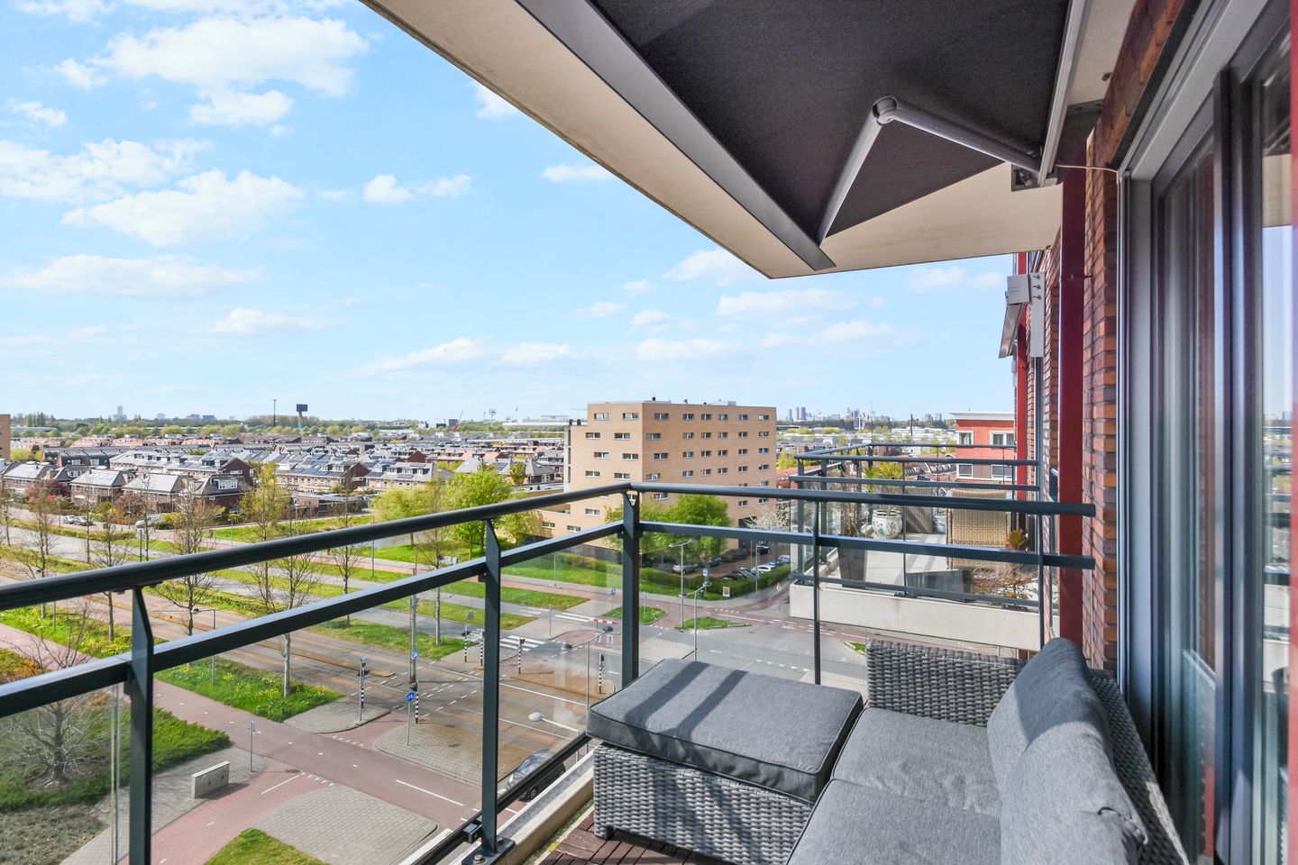 Foto 10 van Vrouw Avenweg 16-A