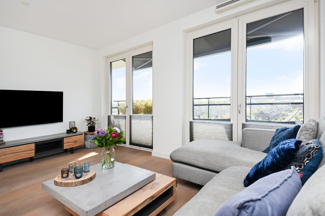 Foto 8 van Vrouw Avenweg 16-A