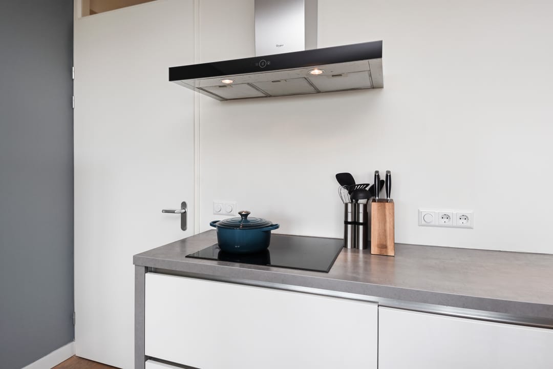 Foto 16 van Vrouw Avenweg 16-A