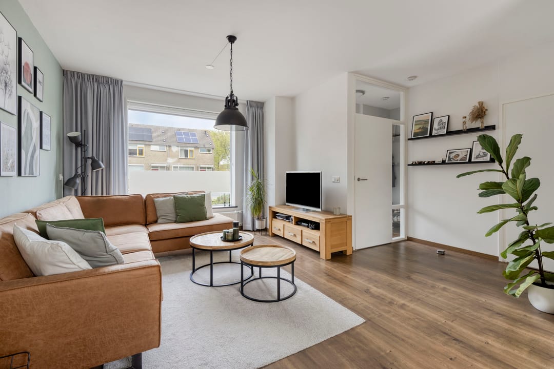 Photo 8 of Van Hogendorplaan 12