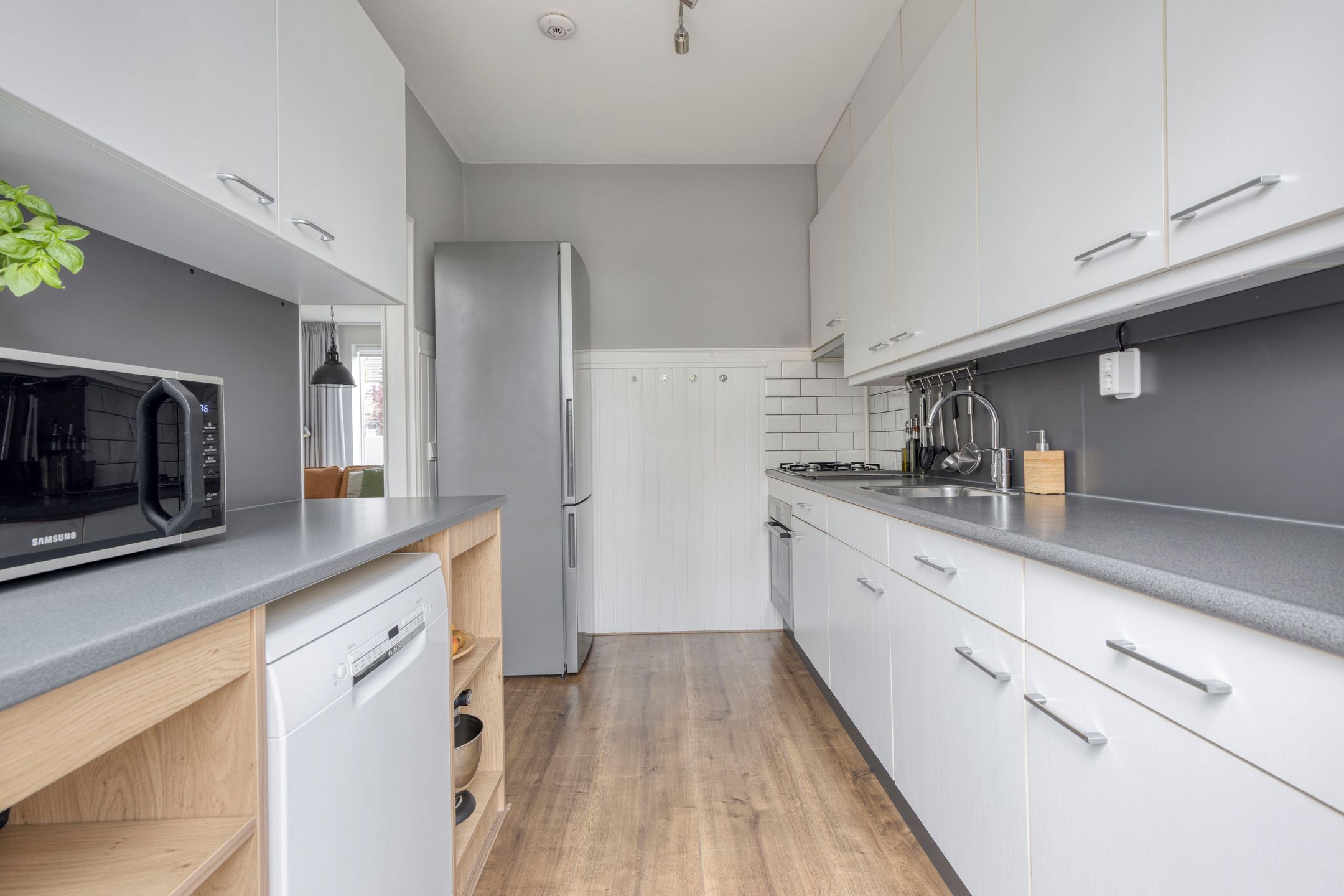 Photo 18 of Van Hogendorplaan 12