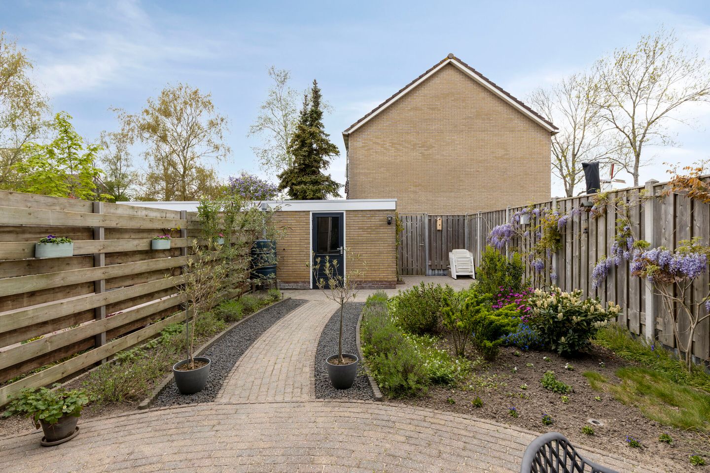 Photo 35 of Van Hogendorplaan 12