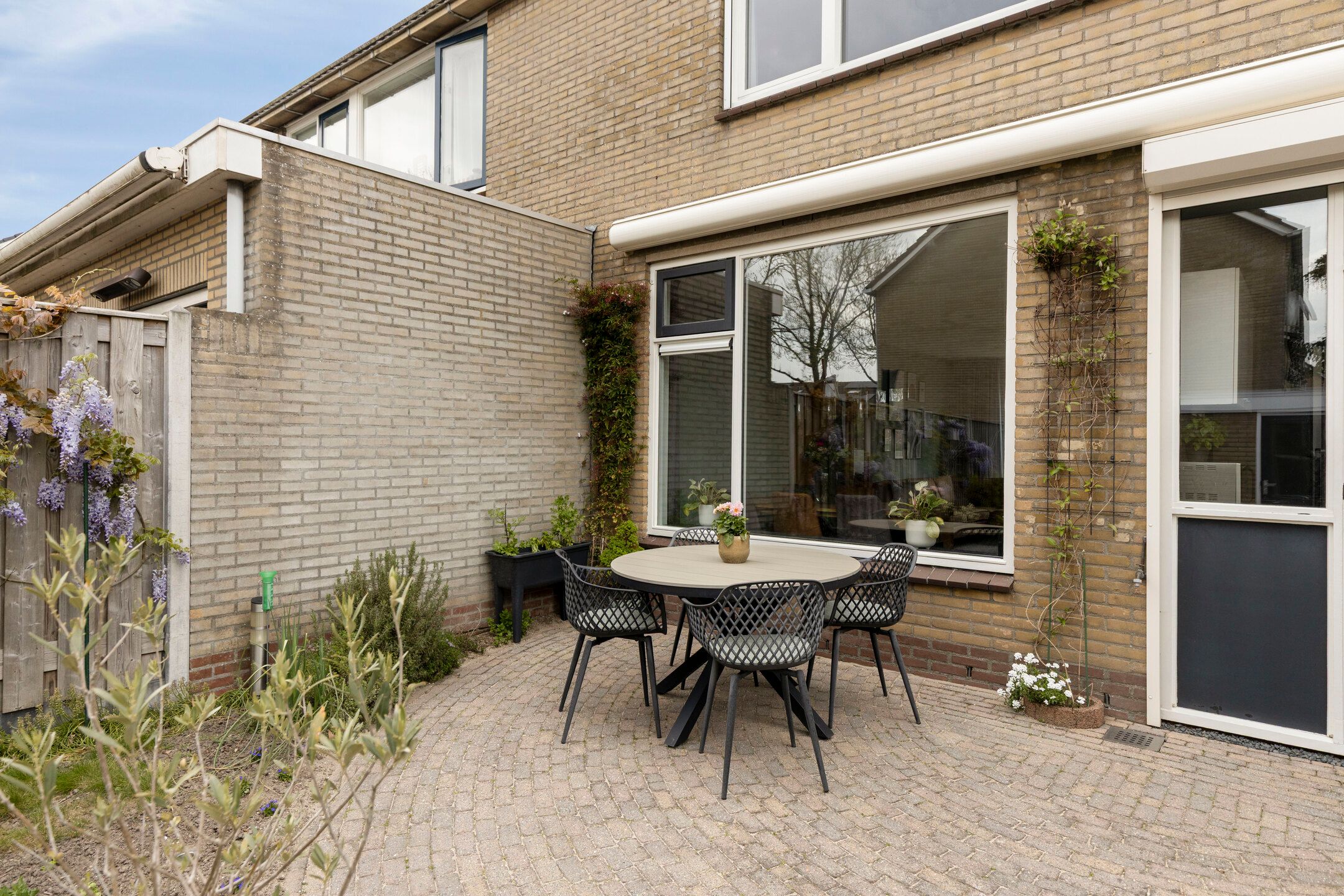 Photo 36 of Van Hogendorplaan 12