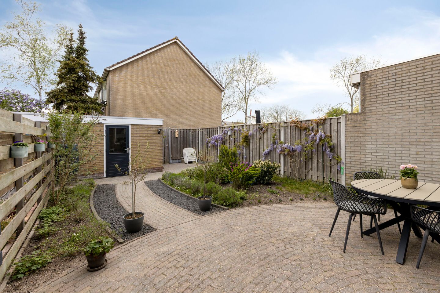 Photo 34 of Van Hogendorplaan 12