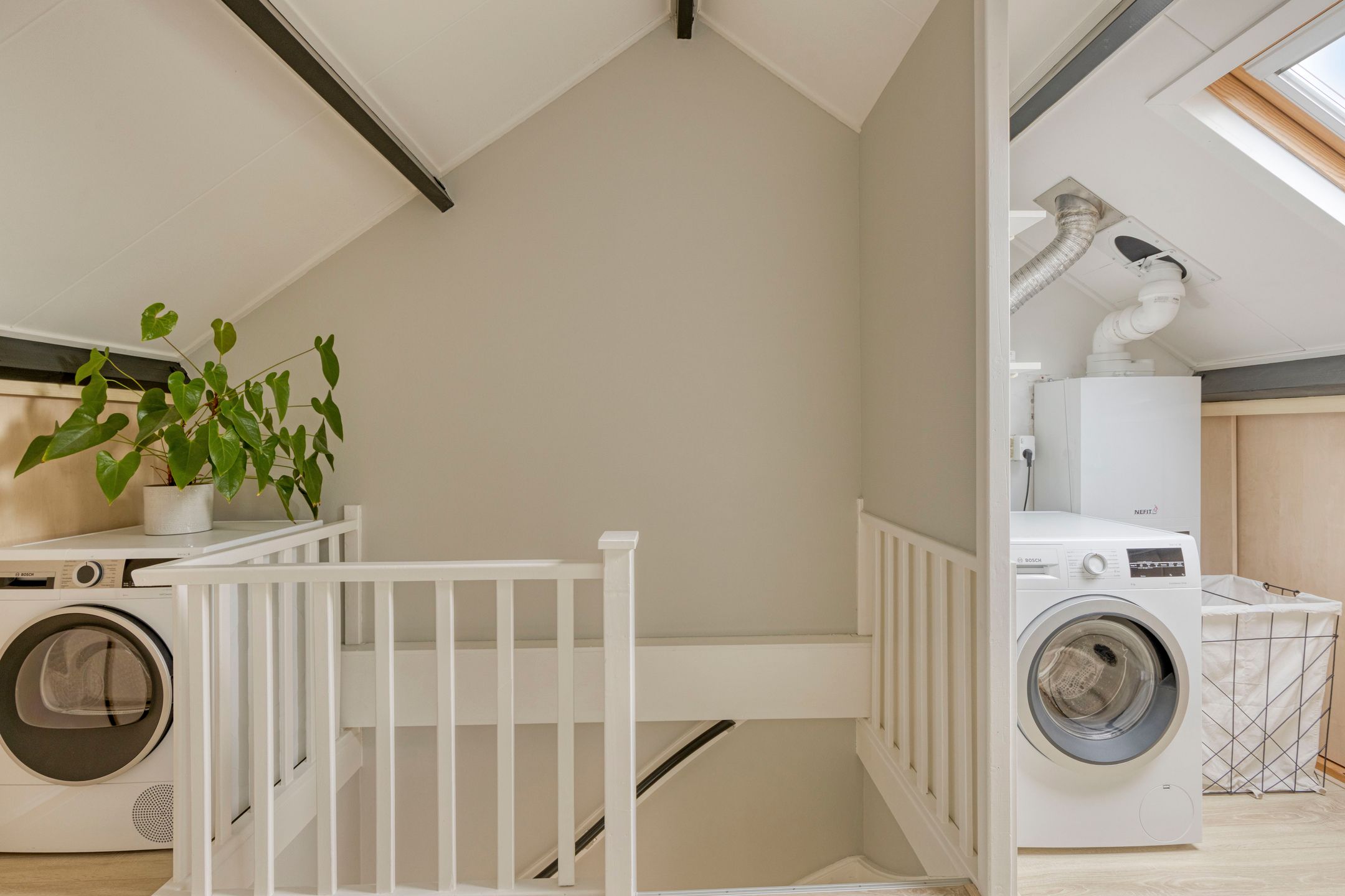 Photo 30 of Van Hogendorplaan 12