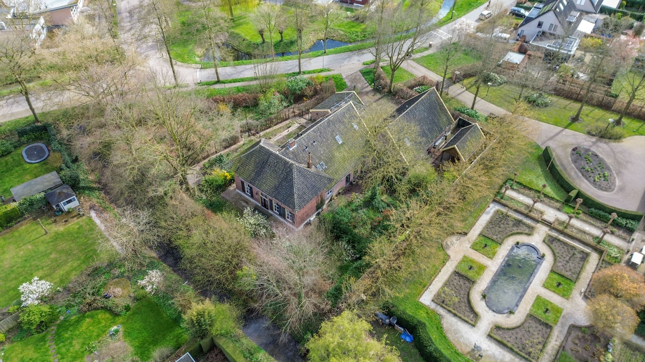Tempelstraat 2 