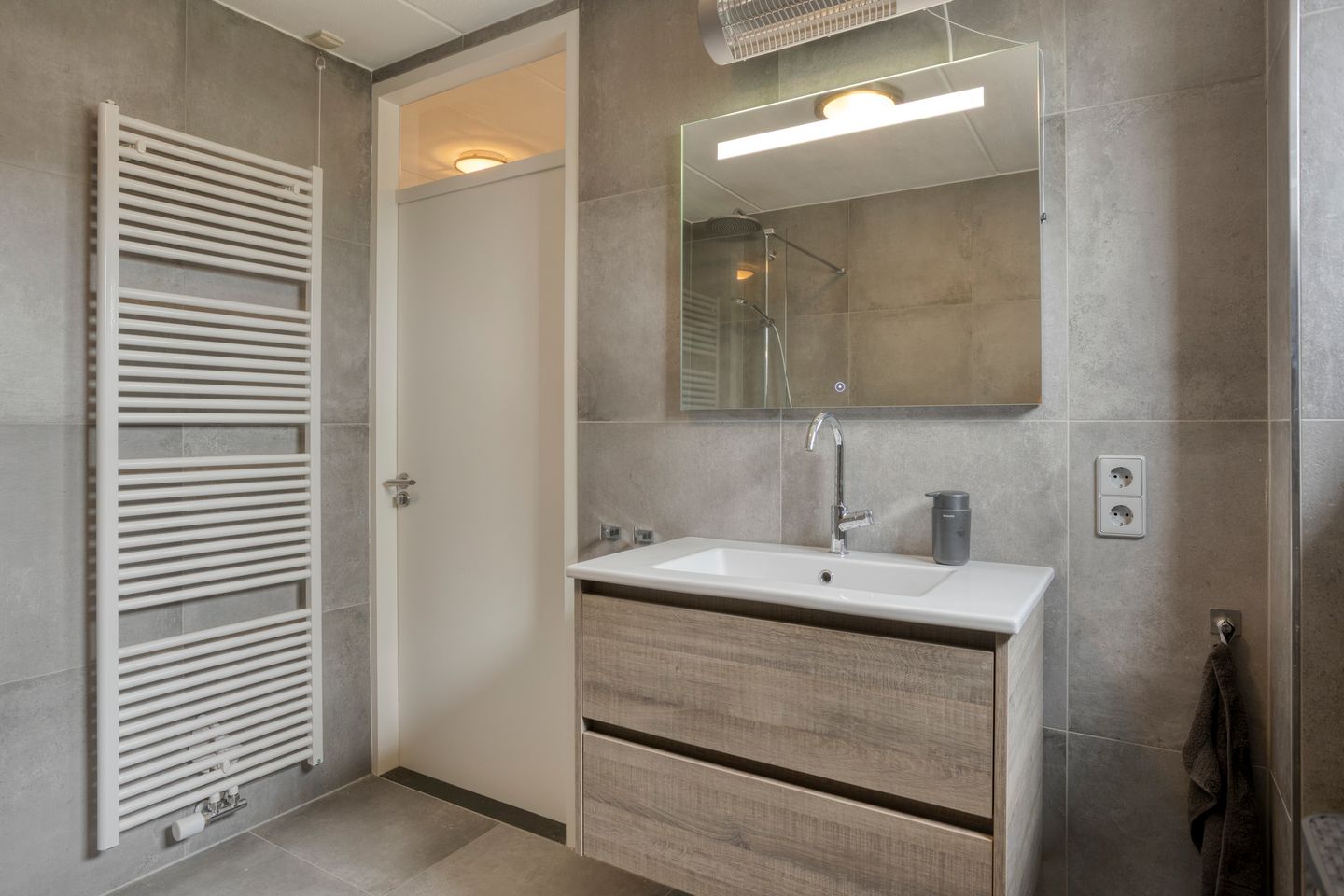 Photo 20 of Leharstraat 6