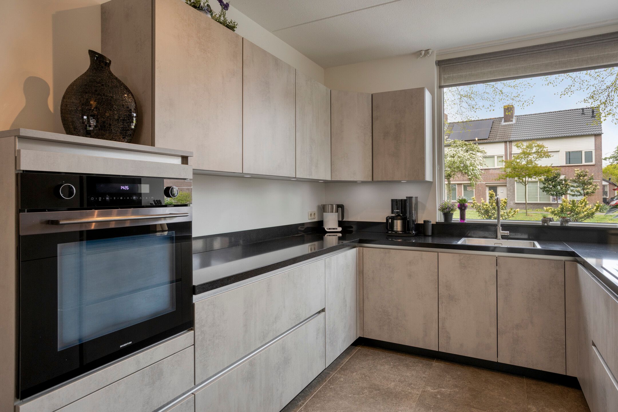 Photo 12 of Leharstraat 6