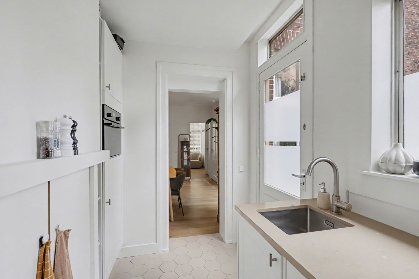 Foto 19 van Van Houweningenstraat 58-H