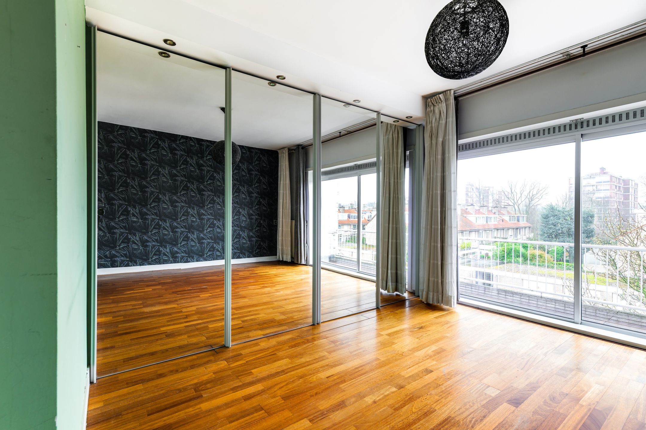 Spacious maisonette apartment with three bedrooms in Mariahoeve — 18