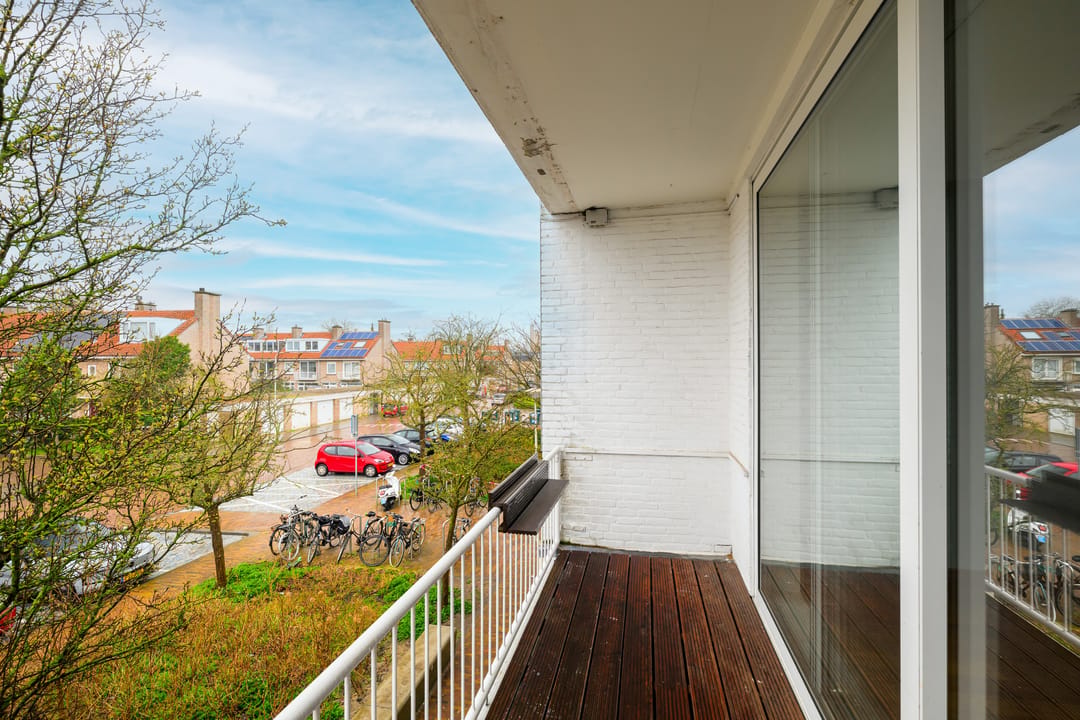 Spacious maisonette apartment with three bedrooms in Mariahoeve — 13
