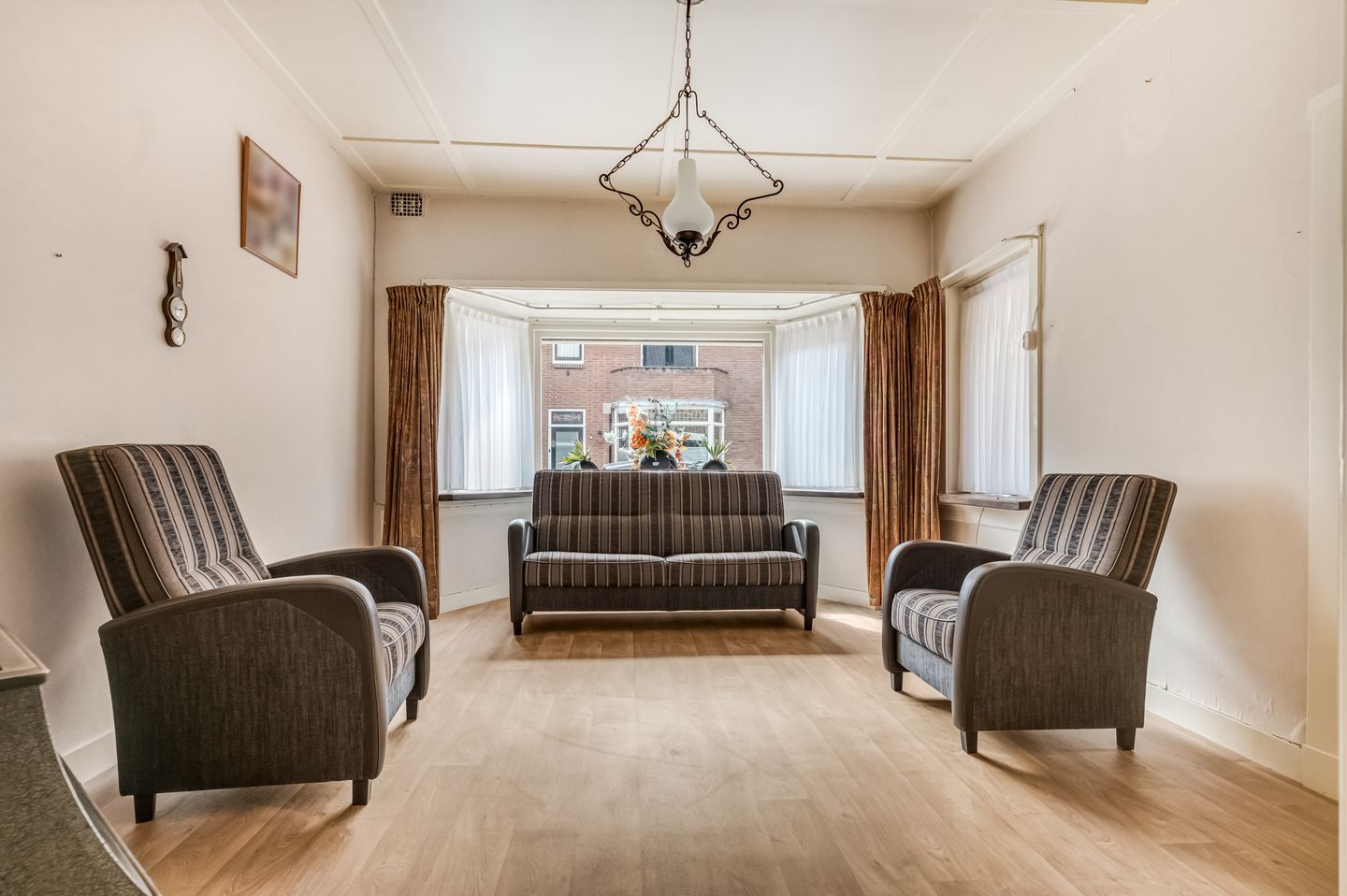 Foto 10 van Nairacstraat 27