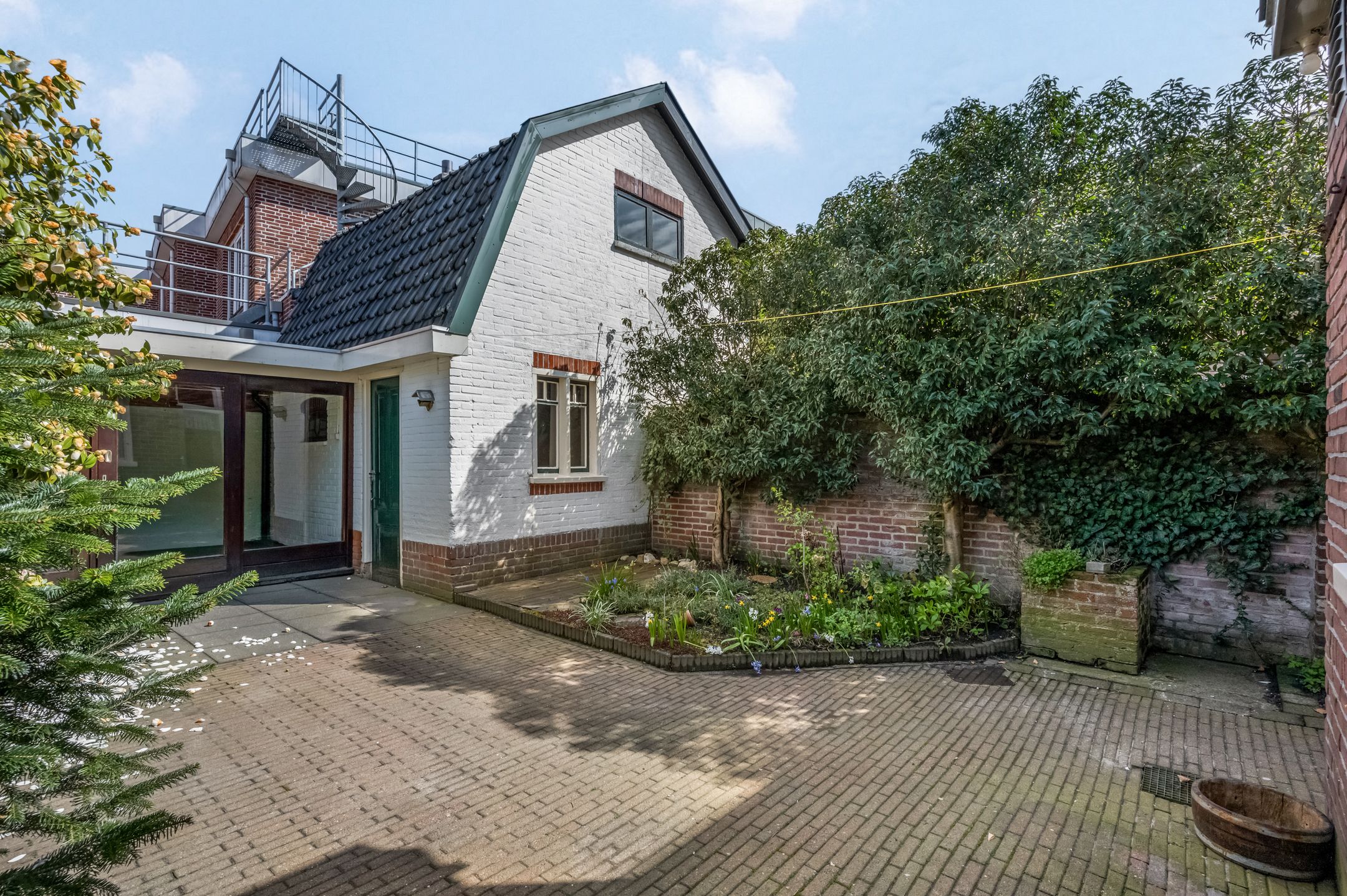 Foto 33 van Nairacstraat 27