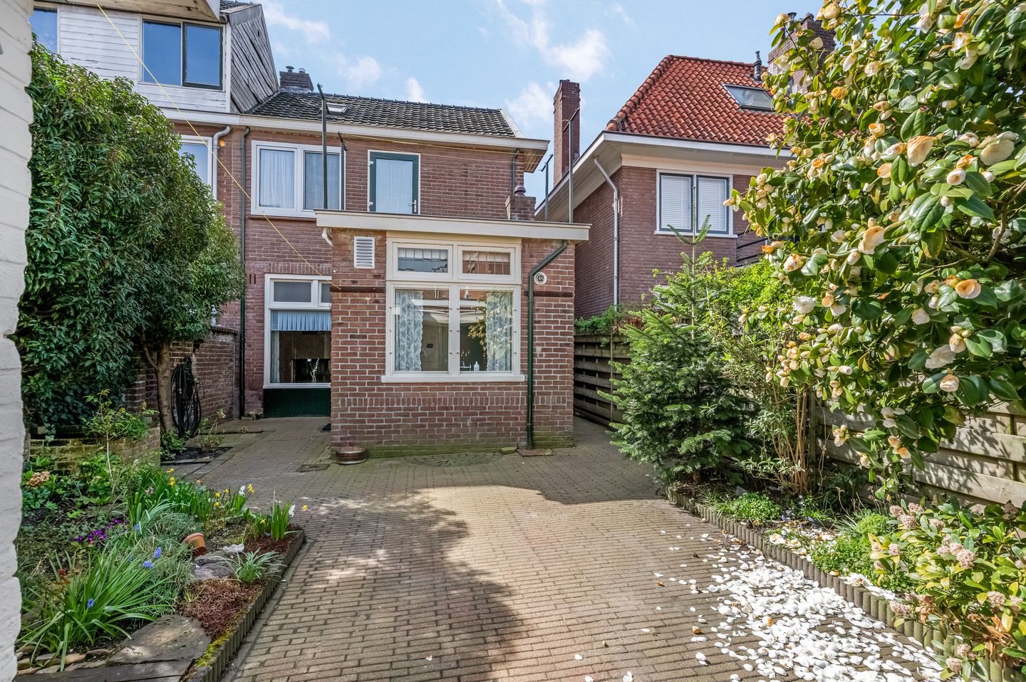 Foto 34 van Nairacstraat 27