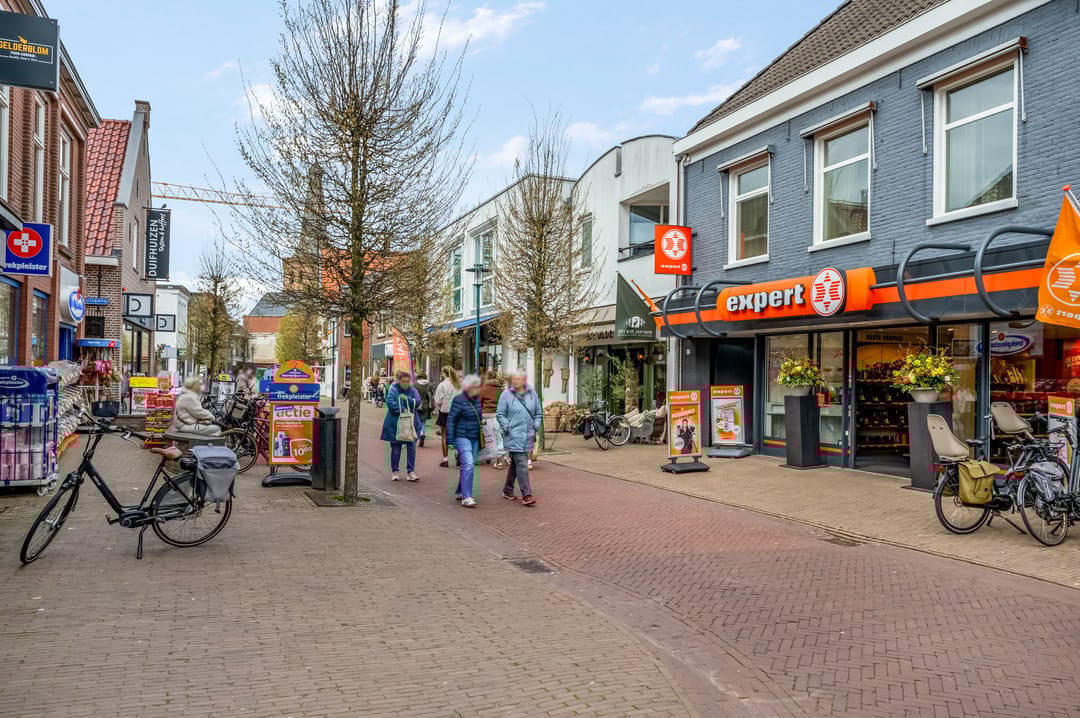 Foto 43 van Nairacstraat 27