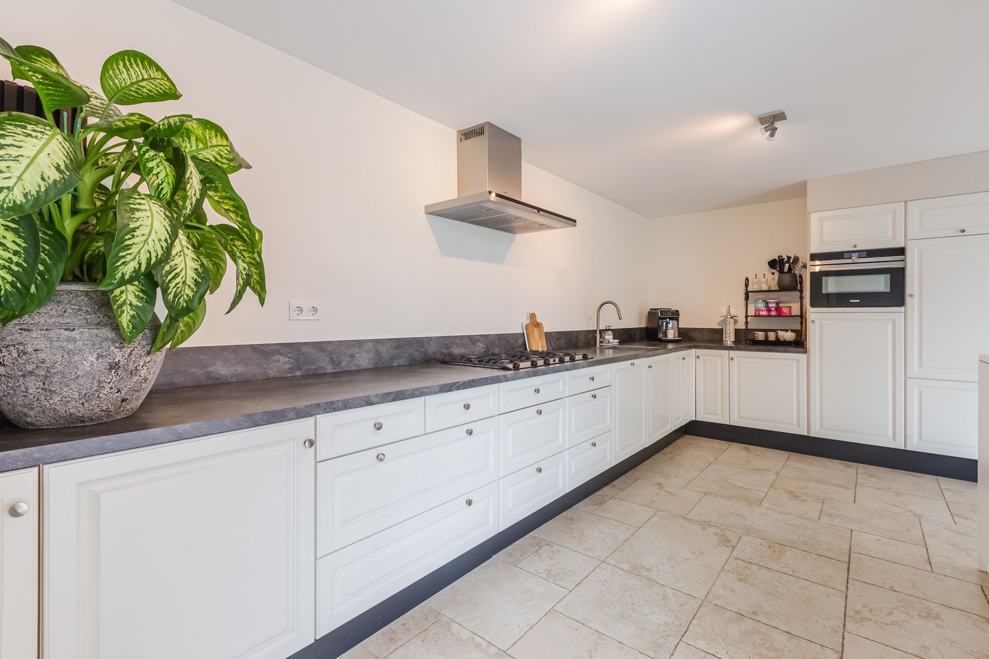 Photo 20 of Langeweide 303