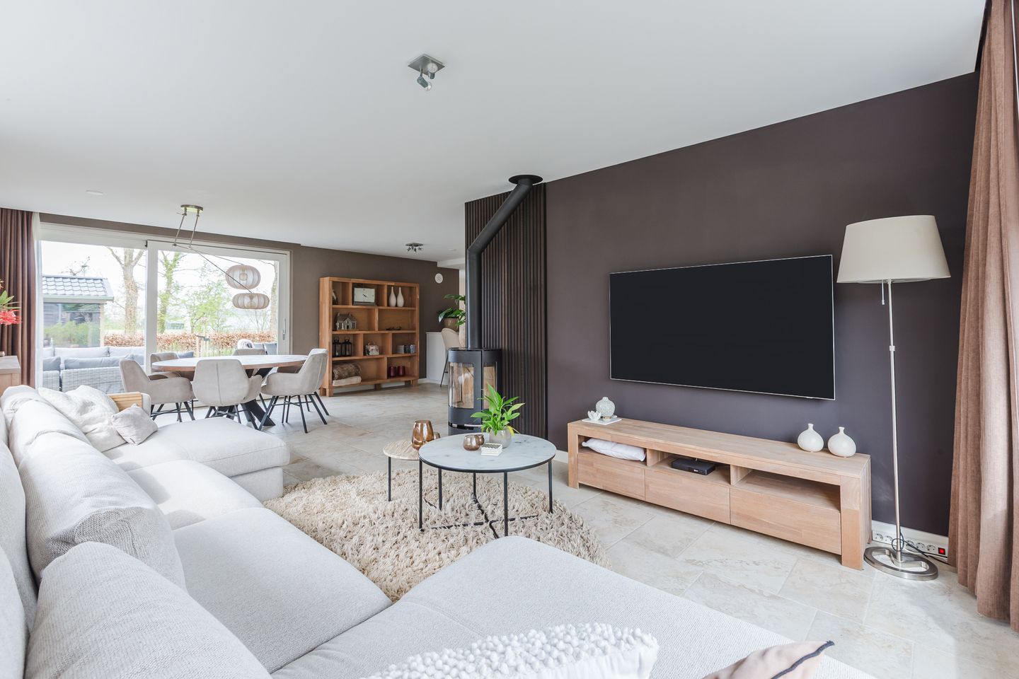 Photo 14 of Langeweide 303