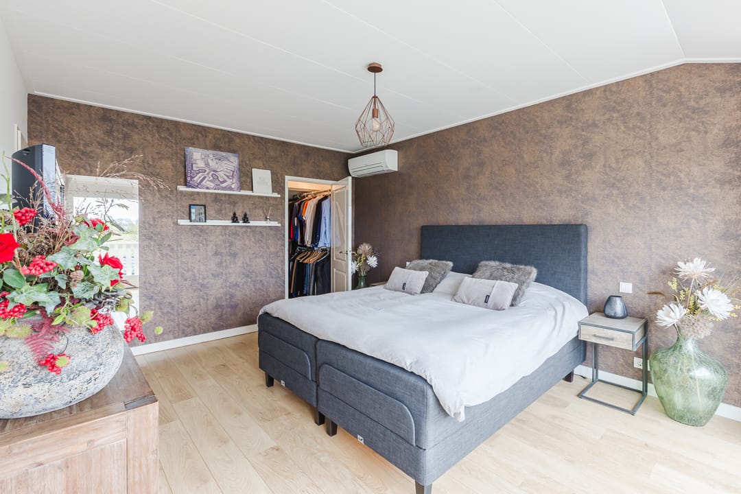 Photo 28 of Langeweide 303