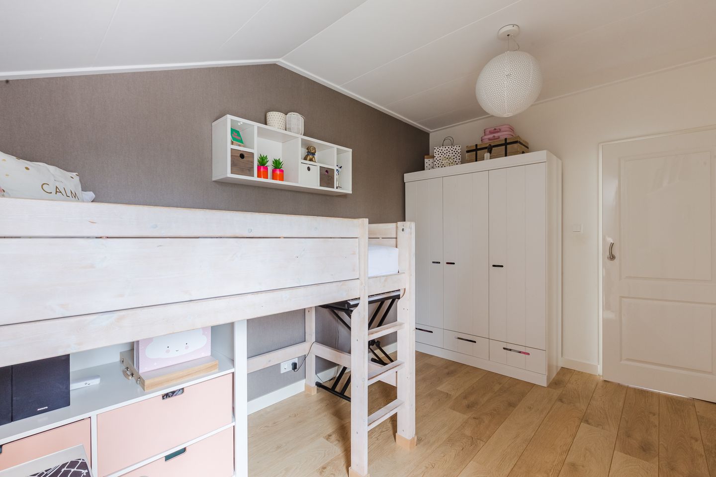 Photo 35 of Langeweide 303