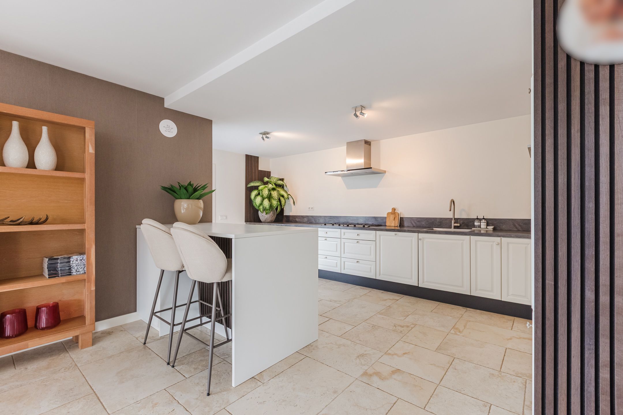 Photo 18 of Langeweide 303